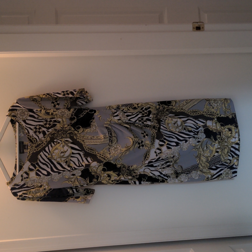 Pattern stretch knee length dress size 12